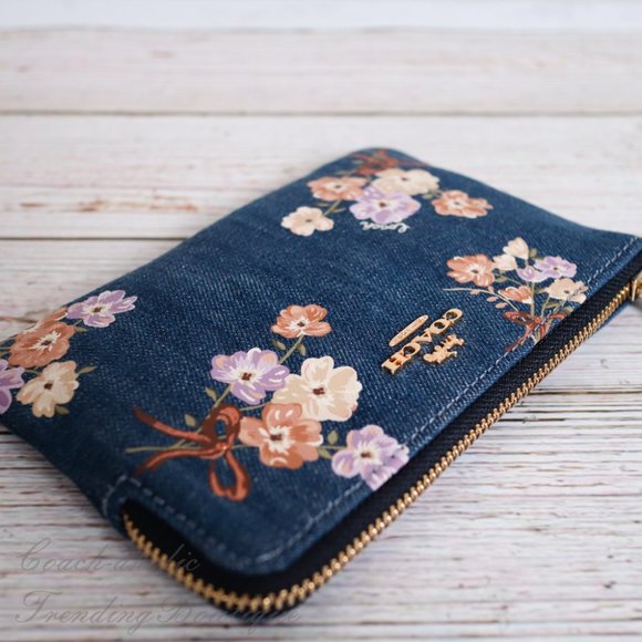 NWT Coach Corner Zip Wristlet with Floral Print - Picture 5 of 8